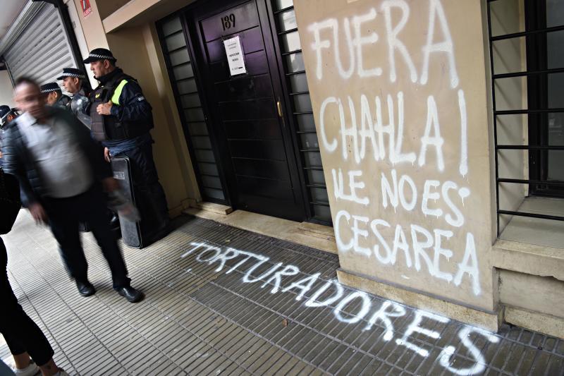 Hace un año, agrupaciones feministas encabezaron una marcha en las oficinas del Siprosa para protestar por la situación de la niña de 11 años que fue sometida a una microcesárea luego de ser abusada por la pareja de su abuela.