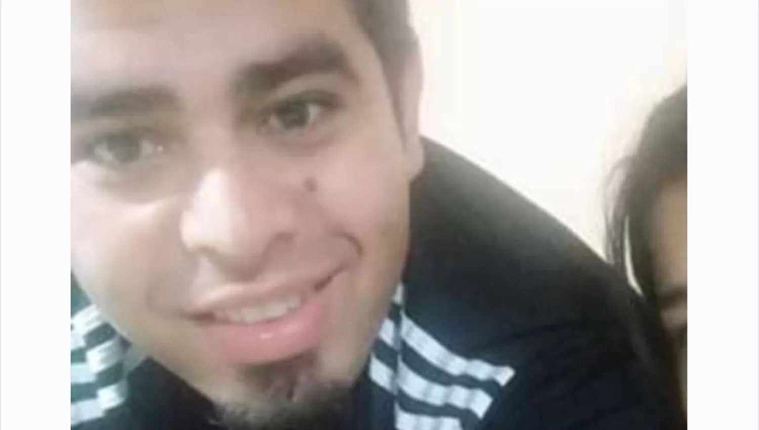 Barrio Norte: le clavaron un puñal en el ojo para robarle el celular