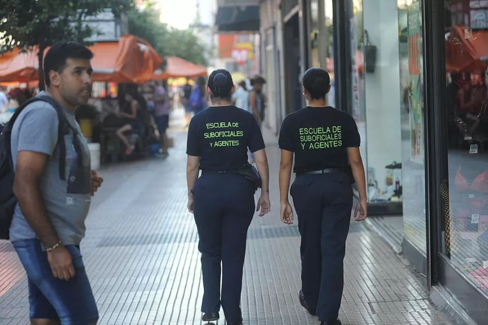 PREPARÁNDOSE. Los egresados de la Escuela de Suboficiales y Agentes ya están realizando prácticas profesionales para poder iniciar la tarea que se les asignó la gaceta / foto de hector peralta