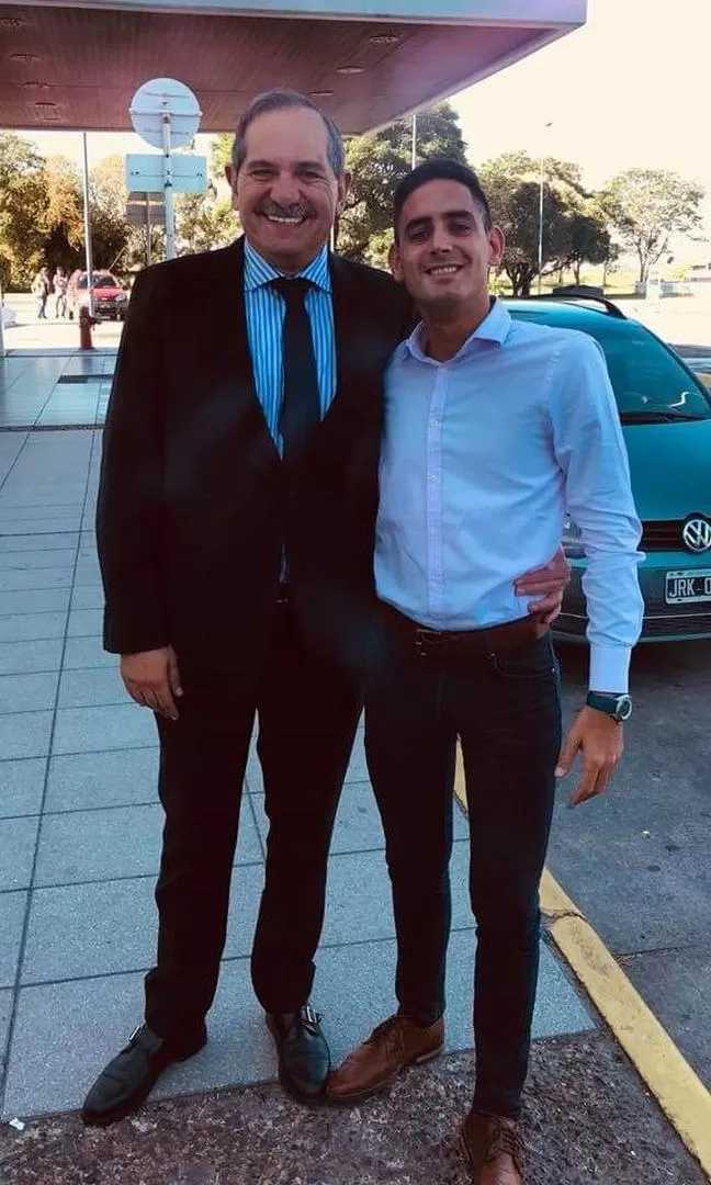 CON EL SENADOR DENUNCIADO Y DENUNCIANTE. Alperovich y el testigo Villagrán.