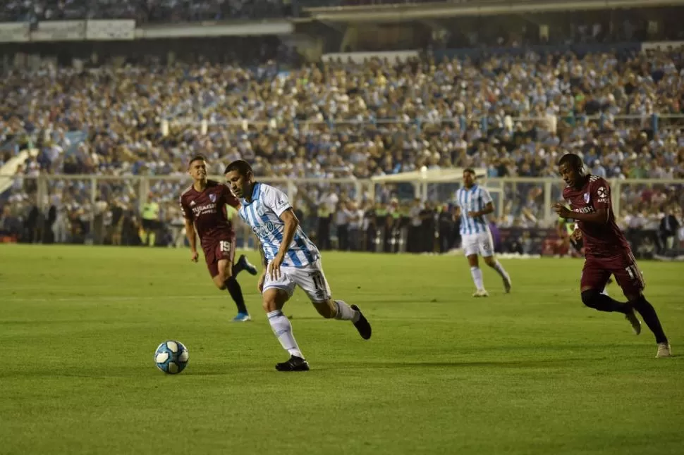 EN SUSPENSO. El juego limpio financiero de los clubes de Primera quedó en suspenso. LA GACETA / INÉS QUINTEROS ORIO