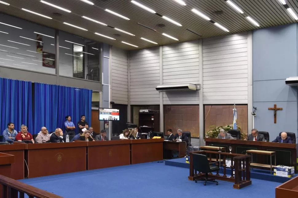 TRIBUNAL FEDERAL. Los acusados escucharon atentamente las intervenciones telefónicas aportadas por la Fiscalía. la gaceta / foto de diego aráoz