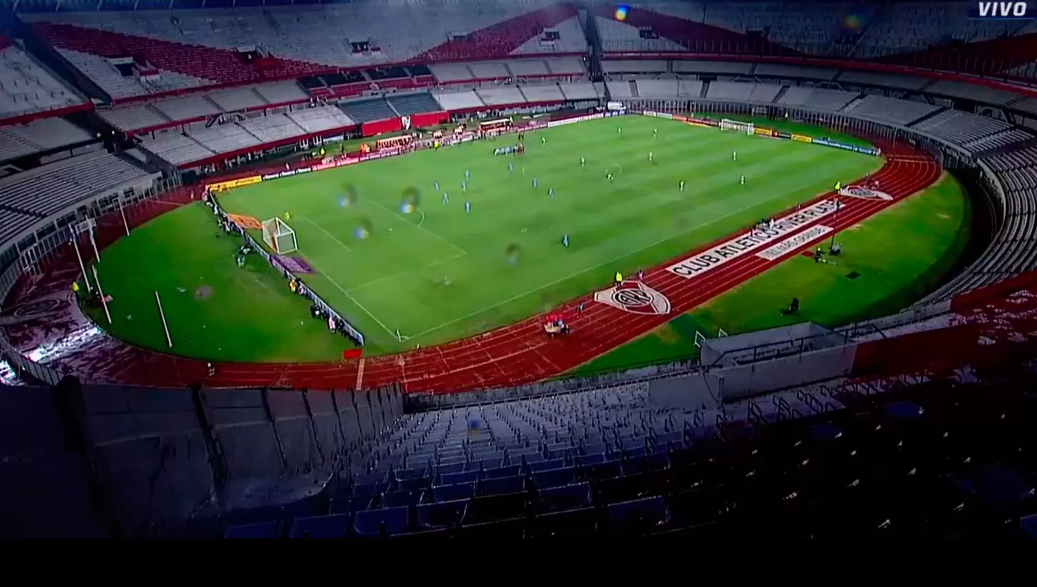 Anoche, River jugó en un estadio vacío.