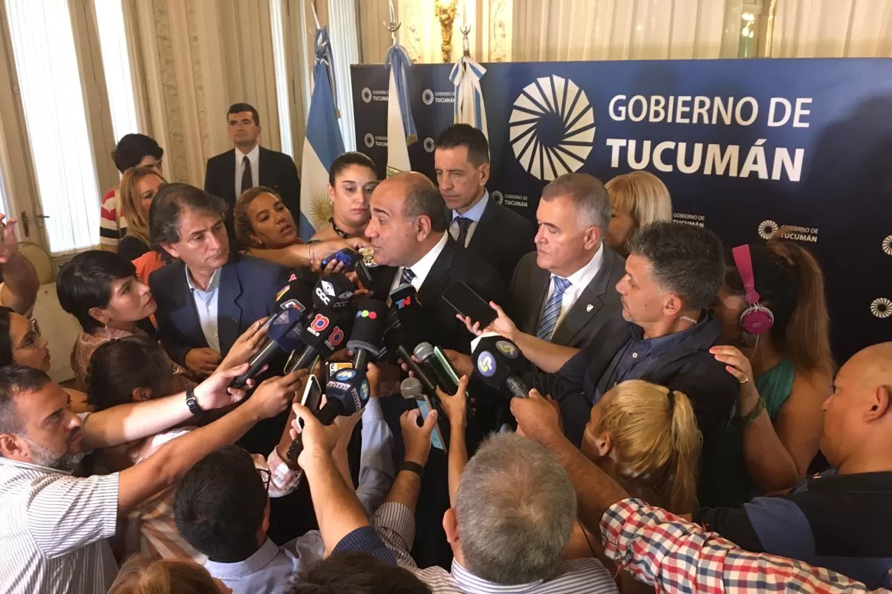 Manzur, durante la conferencia que realizó tras reunirse con su gabinete. LA GACETA/FOTO DE INÉS QUINTEROS ORIO