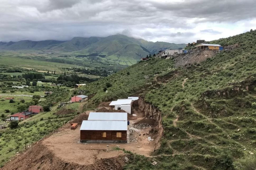 NUEVAS VIVIENDAS. Esta imagen de febrero muestra un conjunto de casas situadas en la ladera de El Pelao. la gaceta / foto de archivo