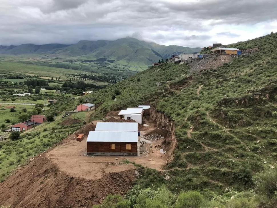 NUEVAS VIVIENDAS. Esta imagen de febrero muestra un conjunto de casas situadas en la ladera de El Pelao. la gaceta / foto de archivo