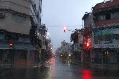 La lluvia llegó para quedarse y bajar la temperatura en Tucumán