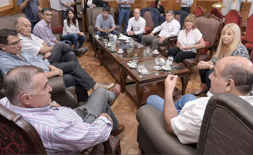 Trabajaremos en consonancia con la Nación, dijo Jaldo durante la reunión de gabinete