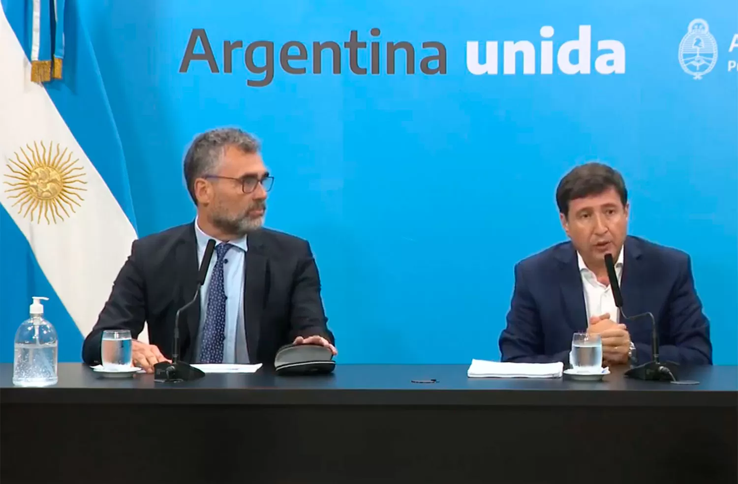 ANUNCIO OFICIAL. Vanoli y Arroyo explicaron de qué se tratan las medidas adoptadas.