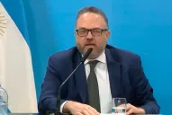 Anuncian medidas para frenar el desabastecimiento, controlar los precios y auxiliar a las Pymes