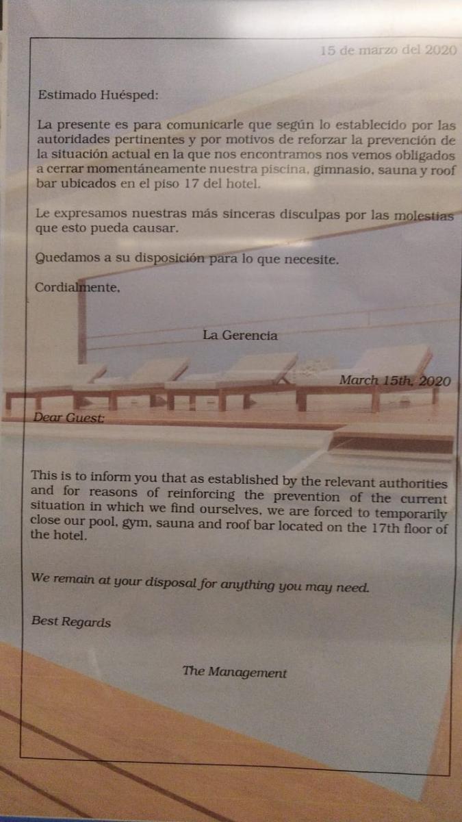 RESTRICCIONES. Los hoteles advierten a los huéspedes sobre las medidas de prevención. 