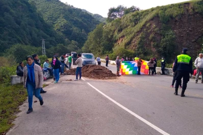 Una comunidad indígena corta la ruta a Tafí del Valle para que no pasen turistas