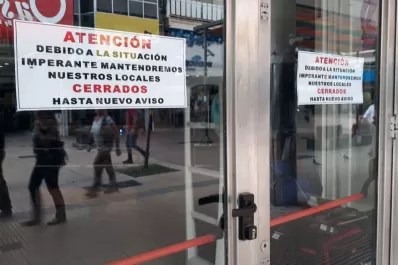 Varios locales del microcentro optaron hoy por cerrar sus puertas debido al coronavirus