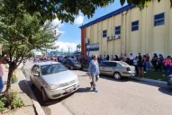 Largas colas en los supermercados a pesar del pedido de aislamiento social