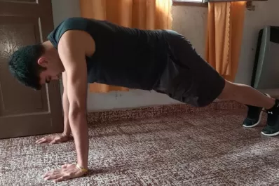 A falta del parqué, el living de la casa: Joaquín Nóblega trata de mantener el ritmo