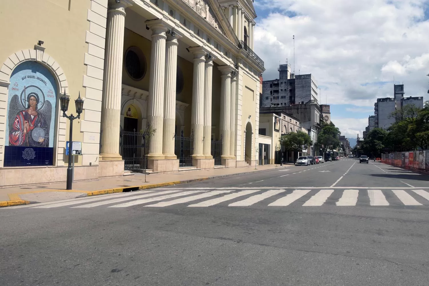 NADIE EN LA CALLE. Manzur dijo que se seguirán cumpliendo con las medidas de aislamiento.