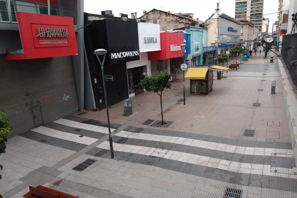 PEATONAL VACÍA POR EL AISLAMIENTO. 