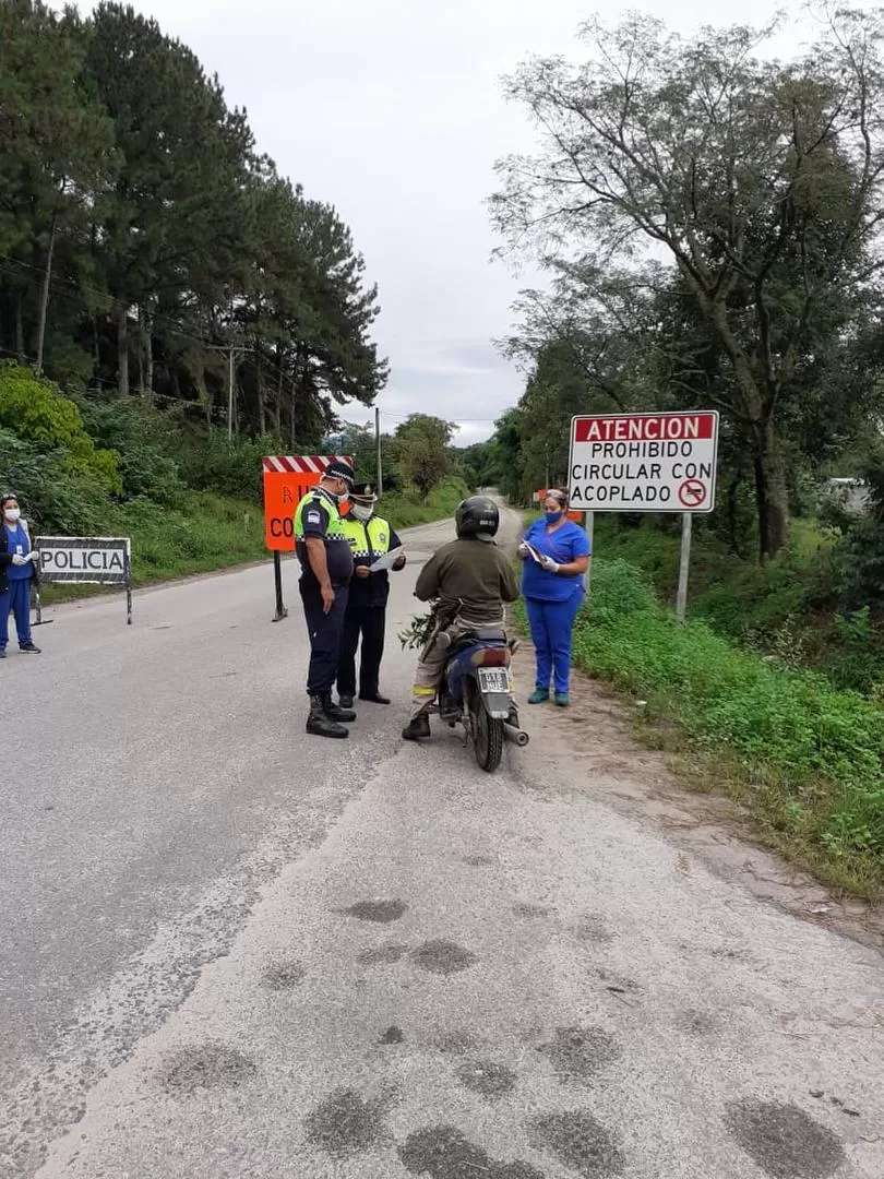 EN ALPACHIRI. El camino a Las Estancias también es controlado.   
