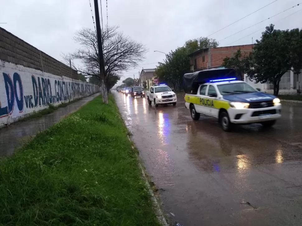 CONTROLES. Policías y vigías recorren las calles de Banda del Río Salí. 