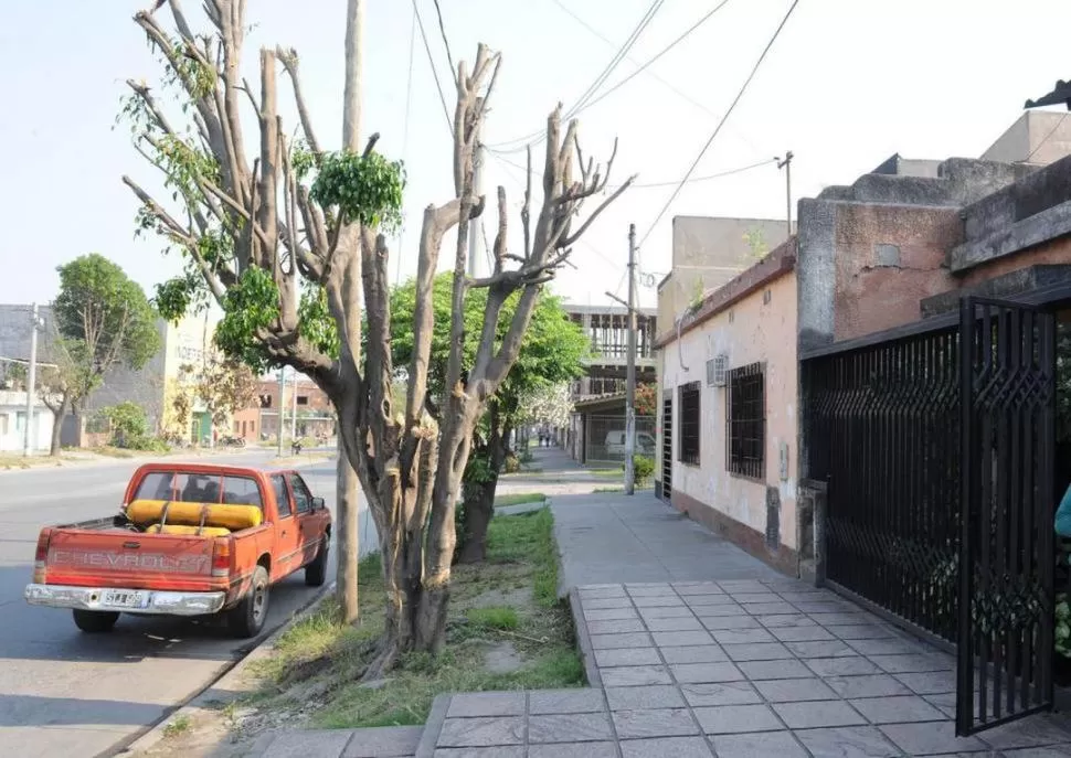 REUNIÓN FRUSTRADA. Los vecinos de avenida Alem al 1.400 fueron amenazados por miembros del clan. 