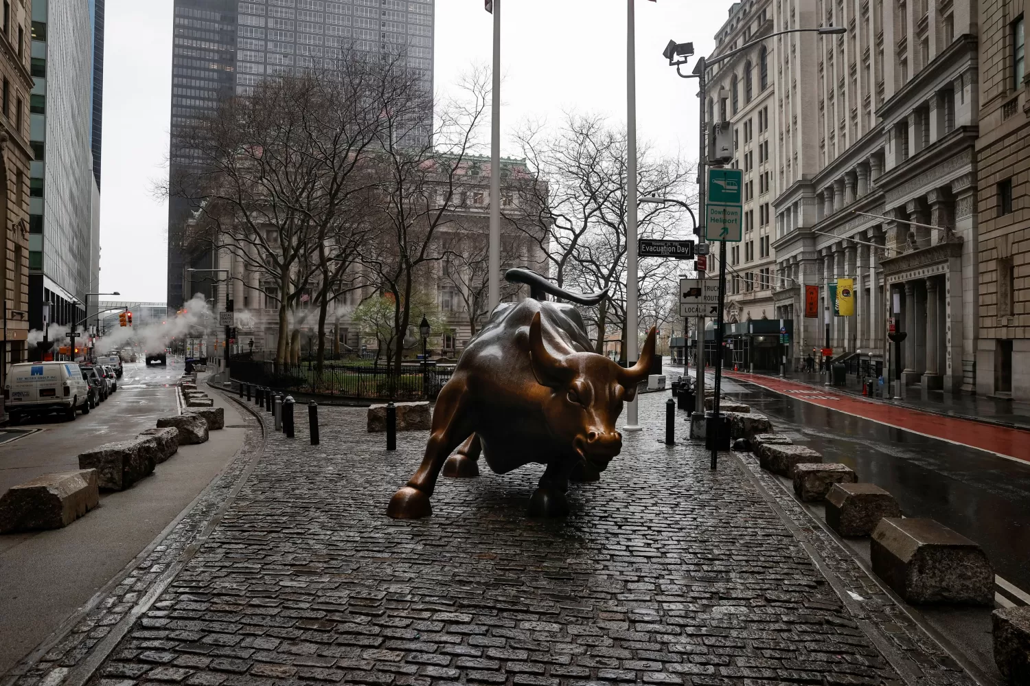  WALL STREET. El corazón financiero de Estados Unidos está en pausa. REUTERS