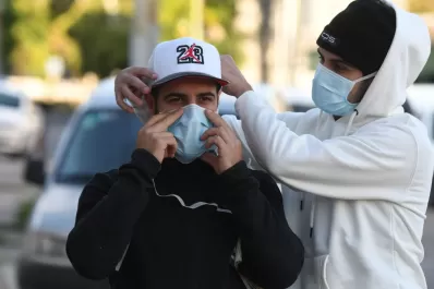 En Santa Fe, quienes violen la cuarentena no tendrán visas para viajar al exterior