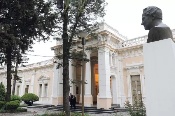 Con el protocolo aprobado, la UNT diseña un ciclo lectivo con la menor presencialidad posible