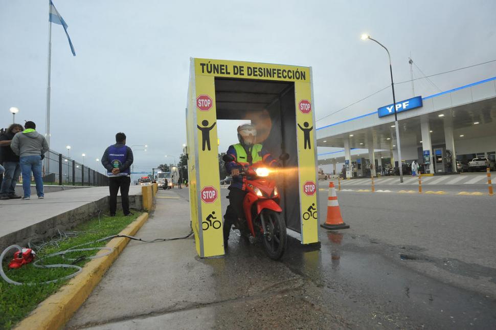 BANDA DEL RÍO SALÍ. Instalaron un puesto de desinfección automático. LA GACETA / FOTO DE ANTONIO FERRONI 