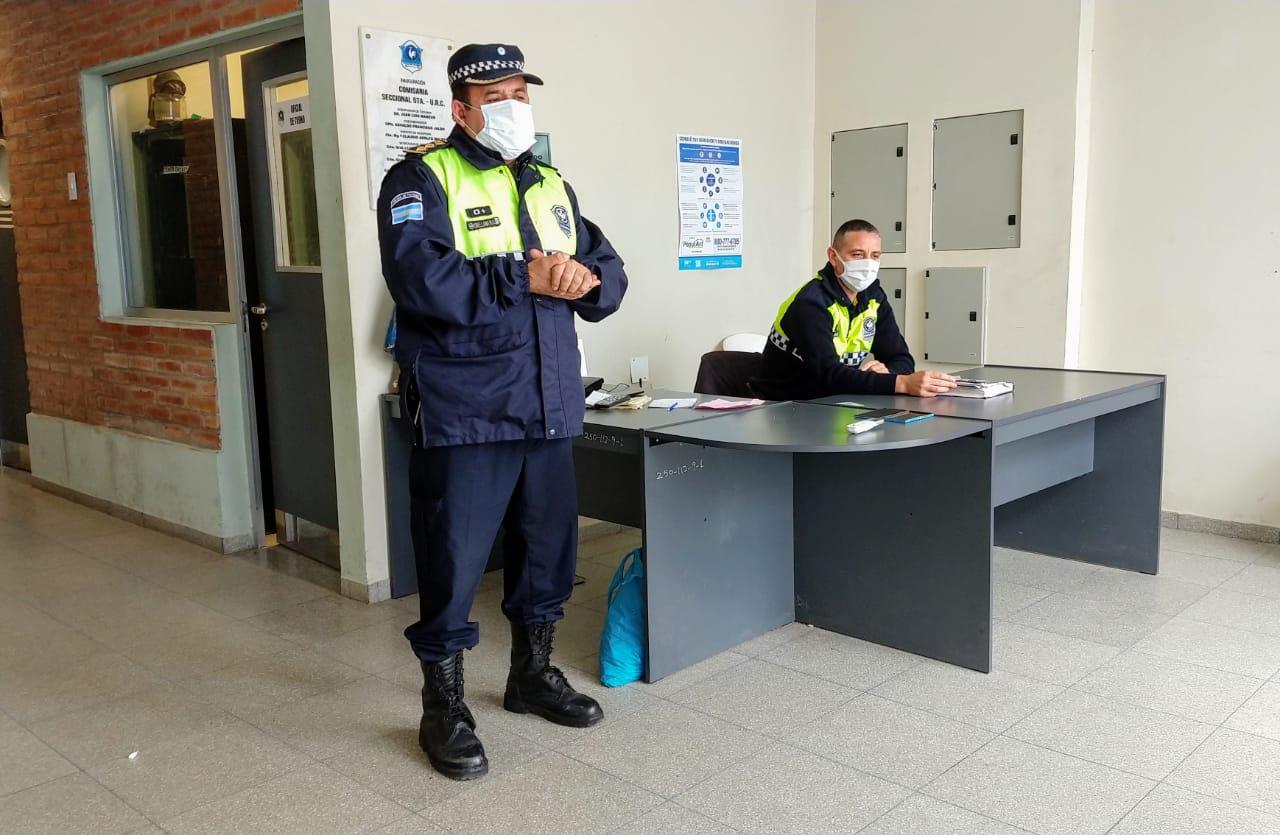 AYUDA. Los presos detenidos en comisaría podrán comunicarse a través de videollamadas con sus familiiares.