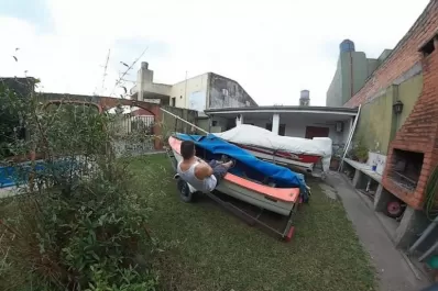 Entrenar con dos embarcaciones en el patio de la casa