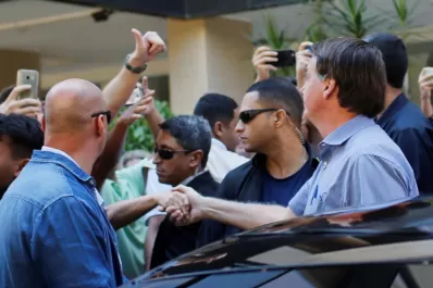 Bolsonaro desafió el aislamiento y se fue a la panadería