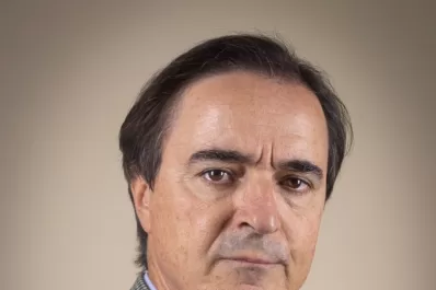 La frase de uno de los médicos que asesora a Fernández: abrir la puerta hubiese sido un error