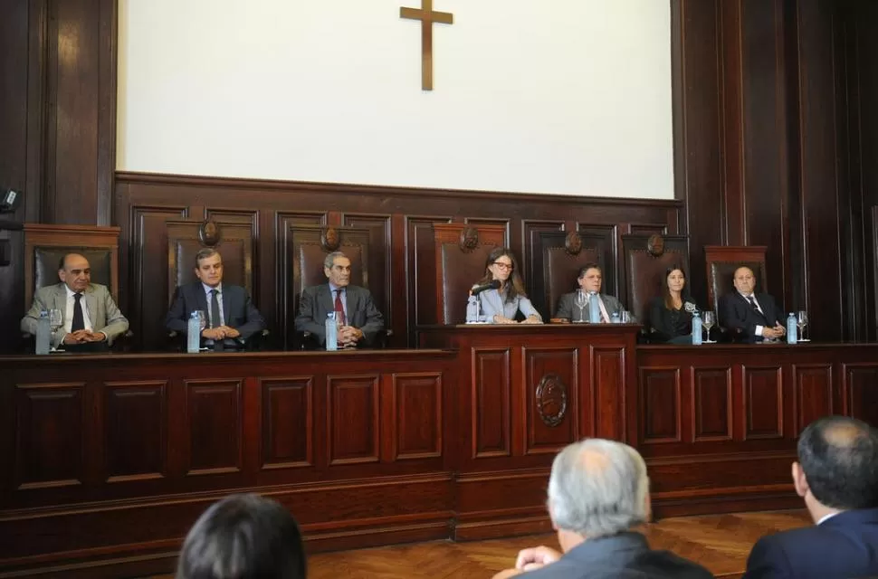 LOS INTEGRANTES DE LA CORTE SUPREMA LOCAL. Desde la izquierda: Leiva, Estofán, Sbdar (presidenta), Posse y Rodríguez Campos.  LA GACETA / FOTO DE hector peralta 