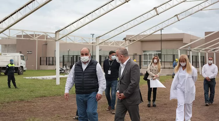 EN LA OBRA. El gobernador Manzur supervisó los trabajos junto al intendente Javier Noguera y la ministra Chahla. COMUNICACIÓN PÚBLICA