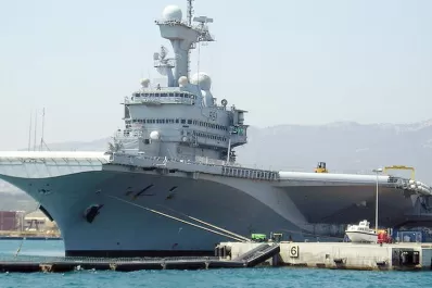 Cerca de 700 tripulantes de un barco nuclear francés están infectados con coronavirus