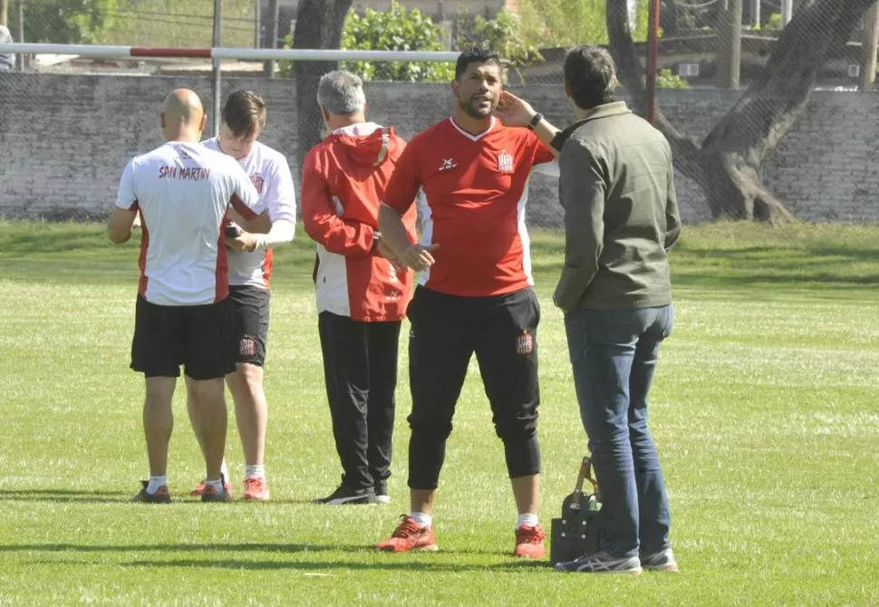 PRIORIDADES. Gómez pidió que se entienda que la emergencia sanitaria está por encima de todo hoy: “el fútbol es nuestra pasión, y mucha gente vive de él; pero hoy no es momento; se está muriendo gente”. 