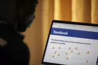 Facebook advertirá a quienes interactúen con información errónea o falsa sobre el coronavirus