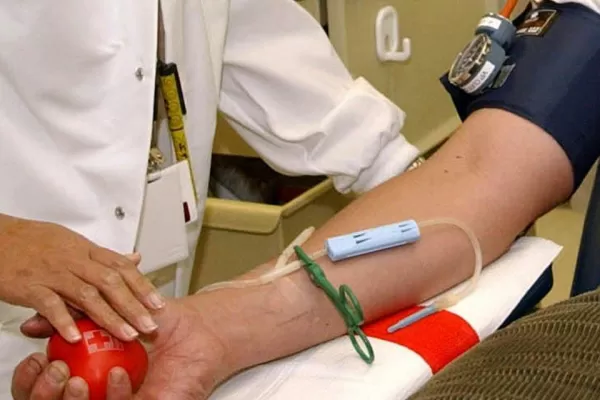 Por la baja en cuarentena, piden que se instale un móvil para donar sangre