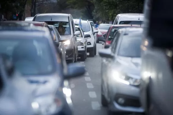 Por el desborde de vehículos, no se podrá estacionar en diferentes calles del centro