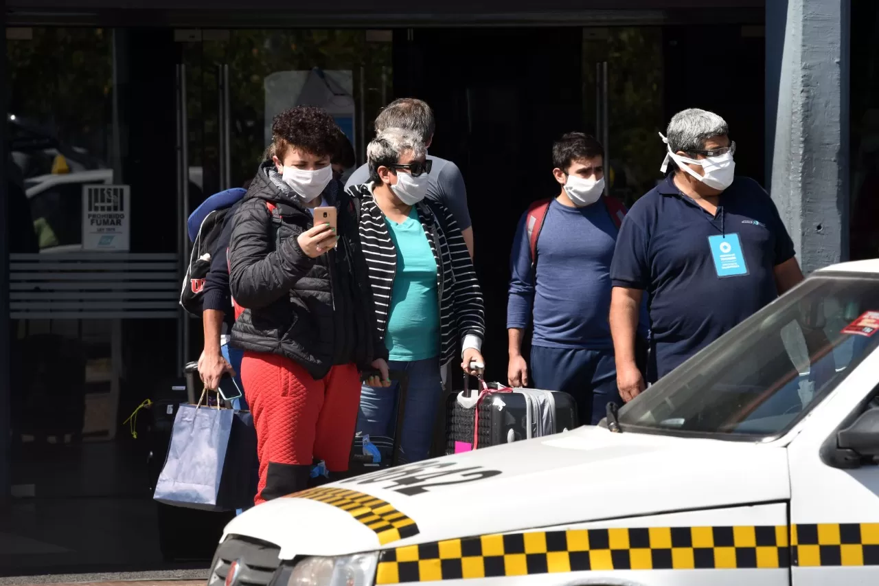 Ocho puntos para entender cómo tramitar el permiso de circulación para varados en el país