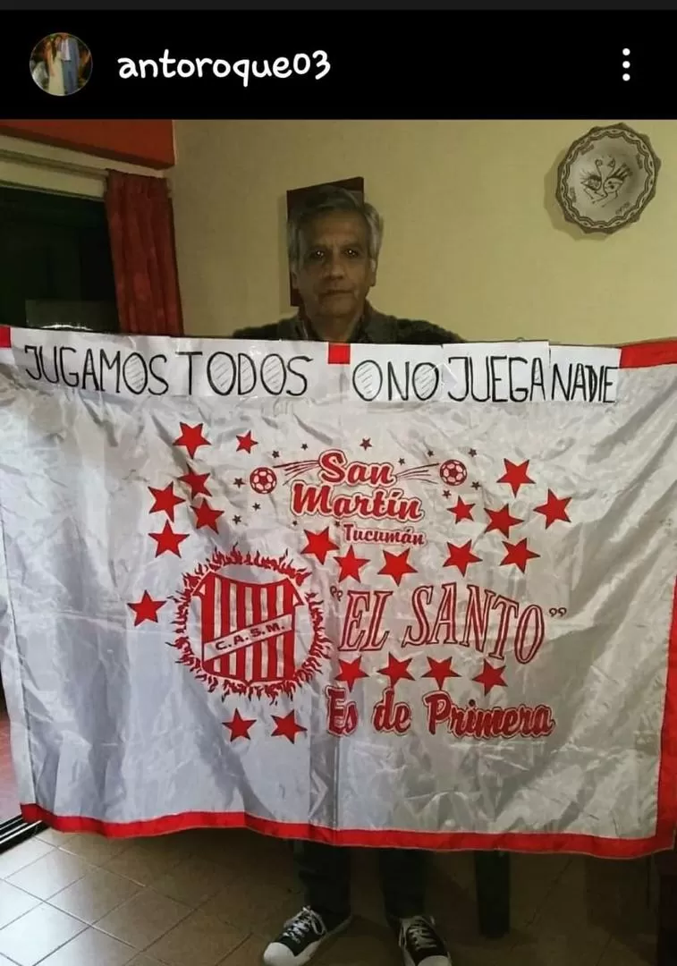 EXPRESIONES. En las redes sociales se pudo ver a los fanáticos “santos” mostrando su posición sobre los últimos acontecimientos.