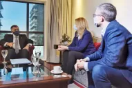 Manzur pone el Salón Blanco a disposición de los diputados y Jaldo ofrece la Legislatura a las senadoras