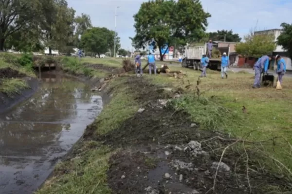 Barrio Copiat: sacaron seis camiones de residuos y escombros