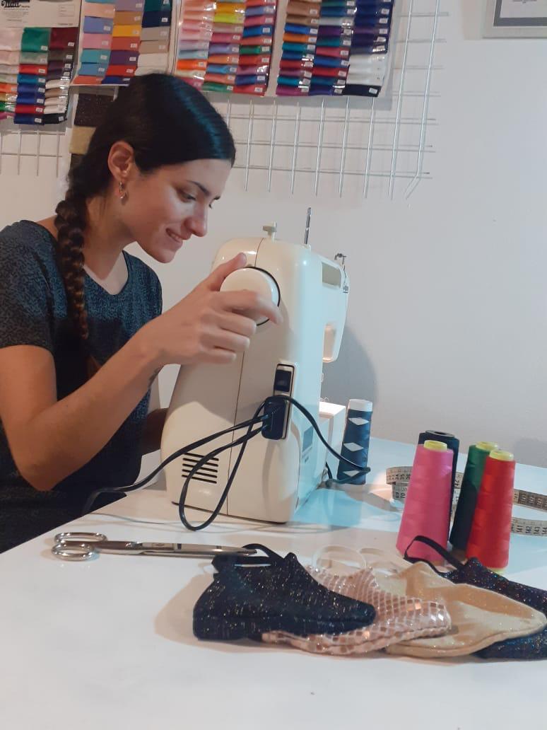 Diseñadores tucumanos se las ingenian para mantener sus emprendimientos a flote