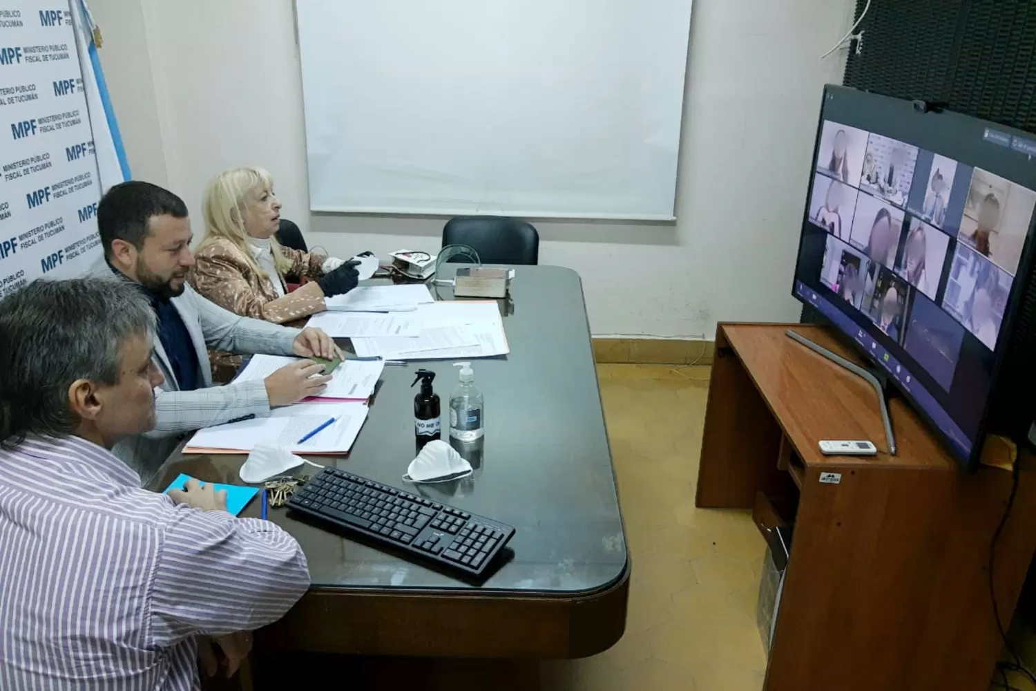 POR VIDEOCONFERENCIA. La fiscala de Cámara siguió el debate a través de la web.