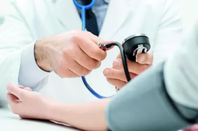 En el Día Mundial del ACV, recomiendan estar alertas a los síntomas: ¿Cuáles son?