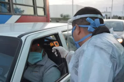 Luego del túnel de desinfección, ahora toman la temperatura en el ingreso a Banda del Río Salí