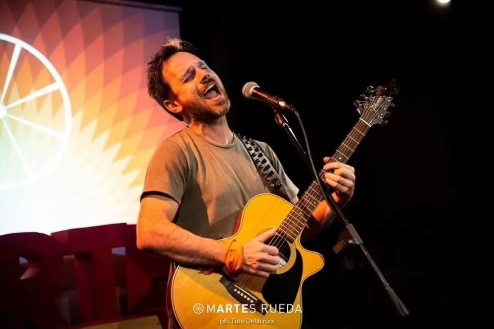 PROPUESTA ORIGINAL. Martín García compone sus propias canciones y las lleva por distintos escenarios de forma independiente desde Tucumán. 