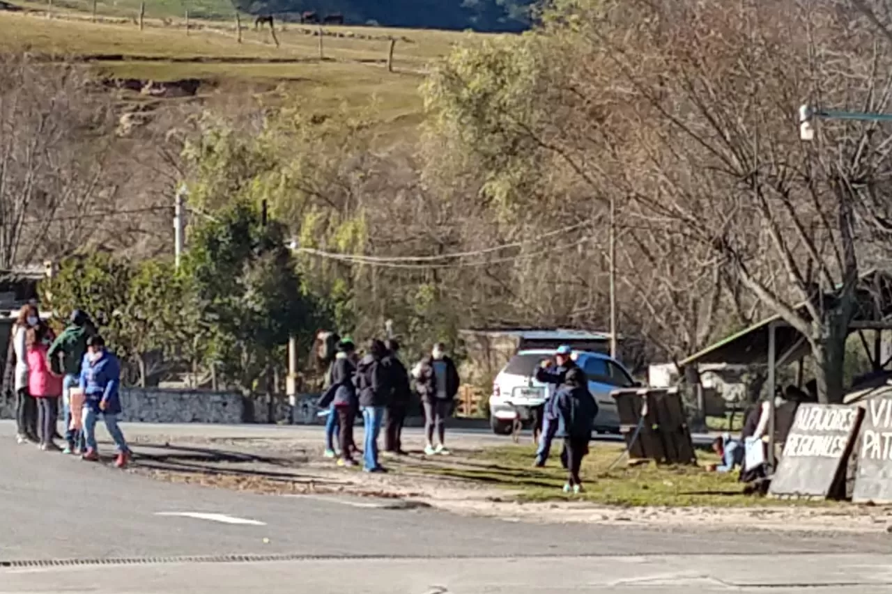 En los Valles, un grupo de manifestantes pide la liberación de la cacique Mamaní