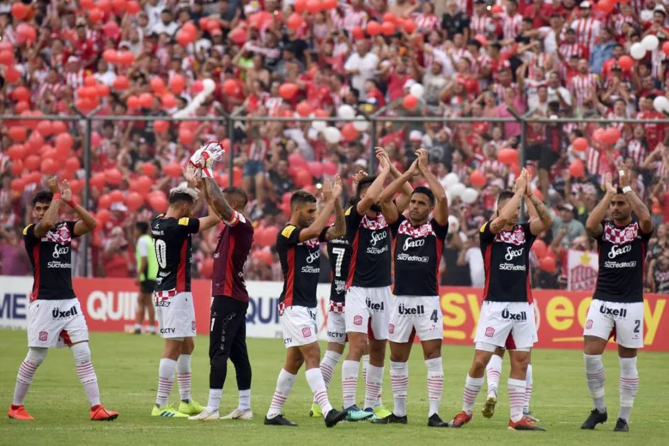 ¿SE REPETIRÁ ESTA IMAGEN? Muchos jugadores del “Santo” tienen contrato hasta el 30 de junio; no jugarían la definición. la gaceta / foto de DIEGO ARAOZ (archivo)